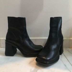 Vintage black square toe boots